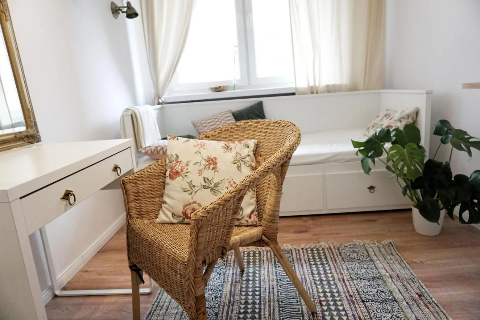 Panska 65 - Grey - Better Rental Warsaw Poland